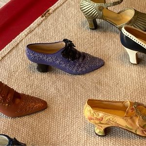 Just The Right Shoe, lot of 8